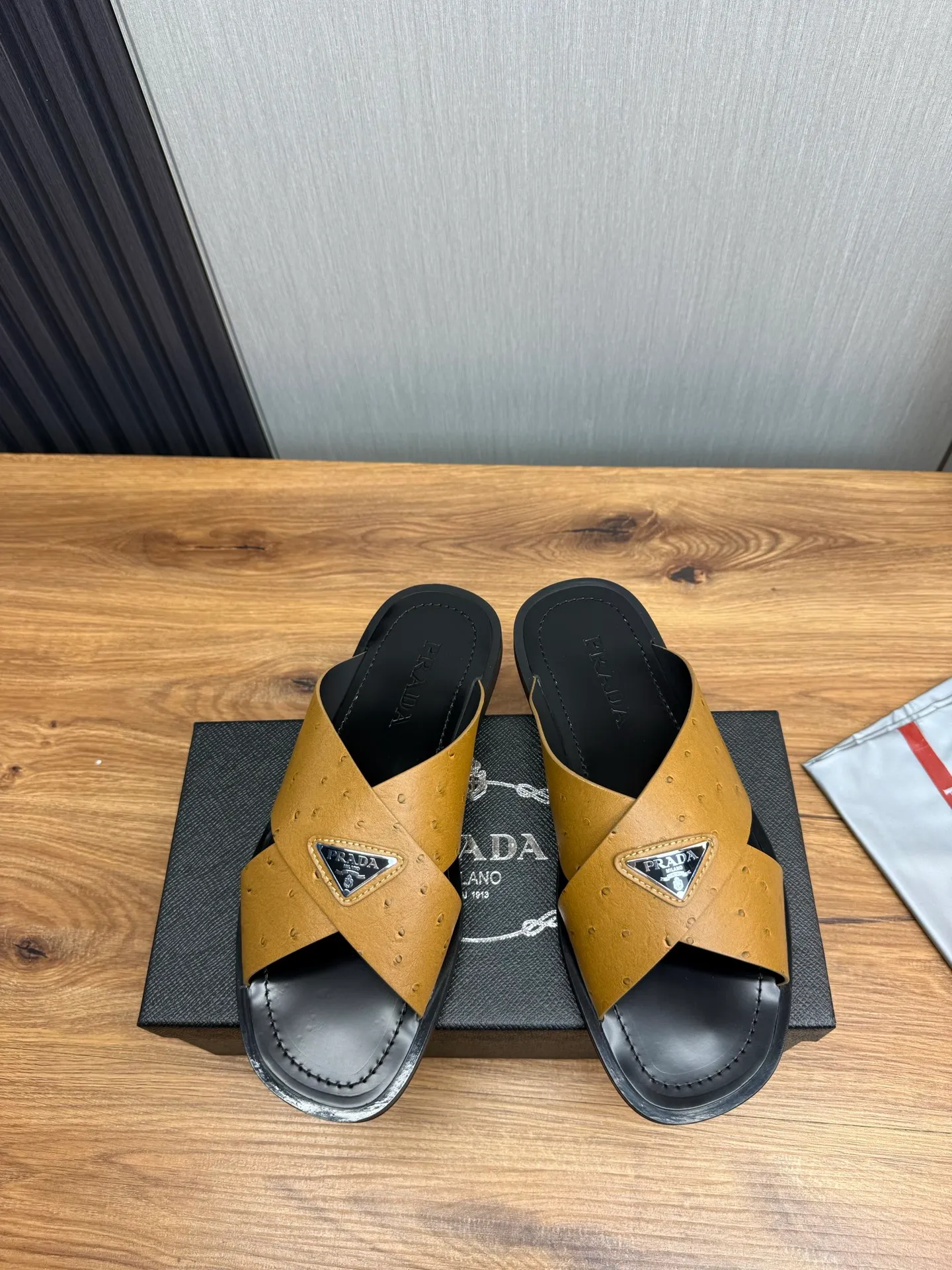Factory price 340💰 ＰＲＡＤＡPrada - popular men's slippers hot sale 🔥 🩴Official website one to one production 38-45 sizes 45 46 🉑️Customized!